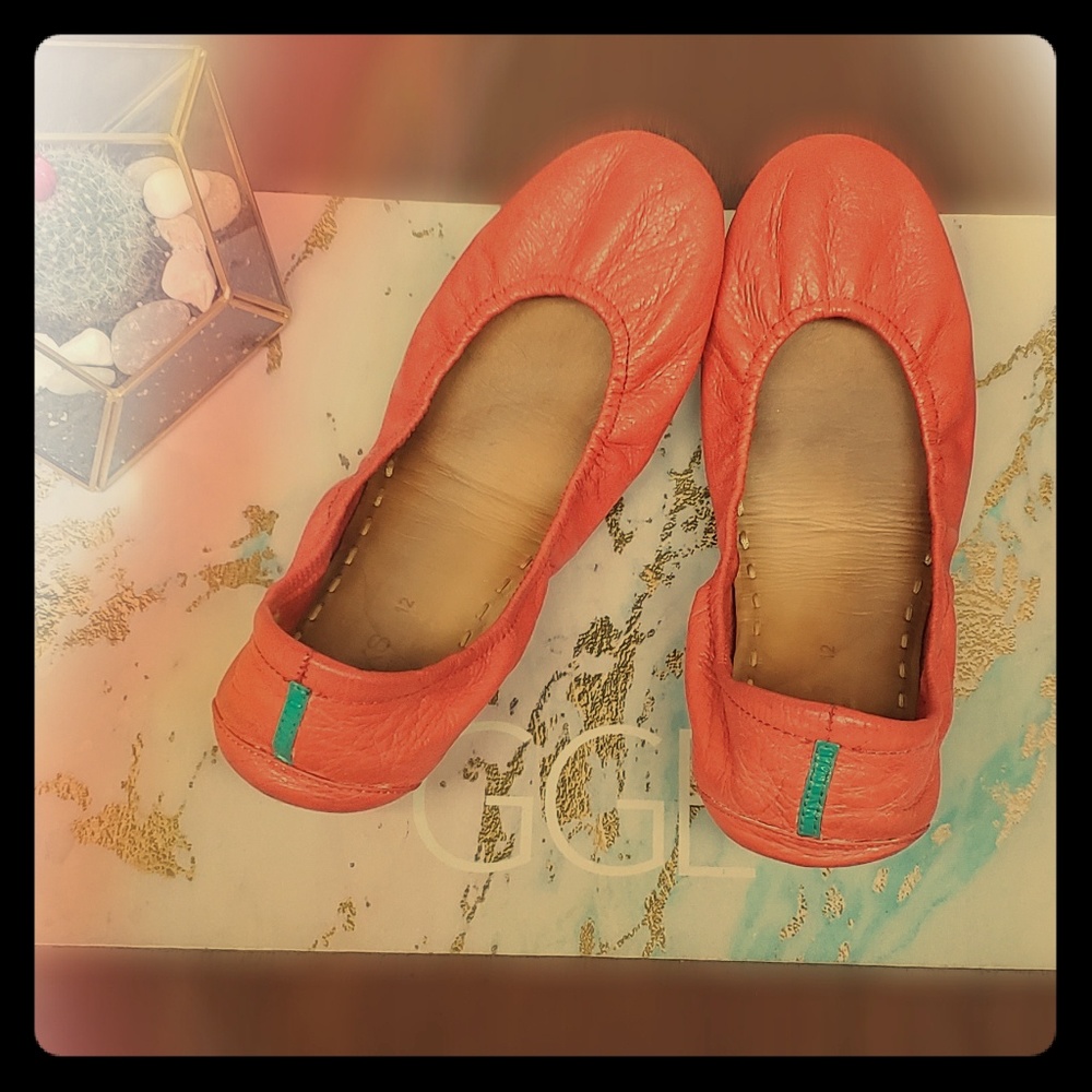 Poppy Tieks